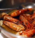 Ravi 3 Gambas Façon du Chef avec un verre de Riesling